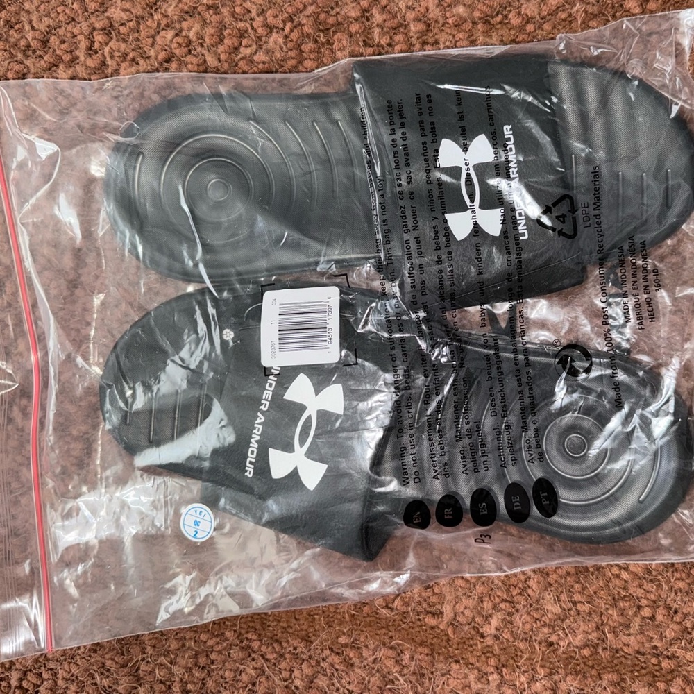 Men’s Under Armour size 11 slides NWT